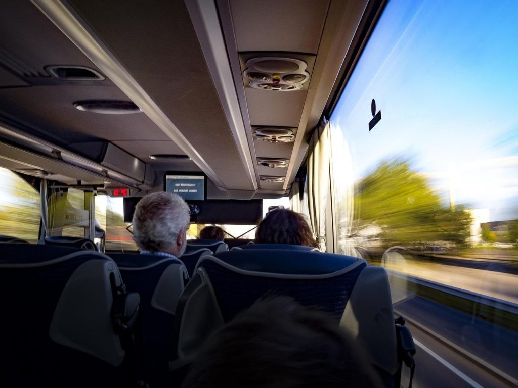 Groene toeristenbussen en duurzaam toerisme trend in Nederland met focus op milieuvriendelijk vervoer en lokale bestemmingen